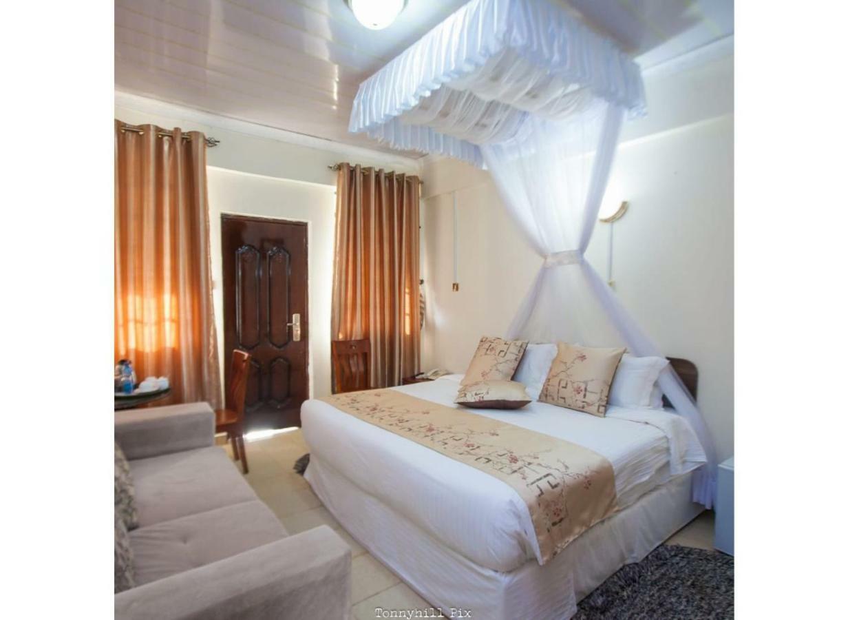 Parkview Safari Hotel And Apartments Kisumu Kültér fotó