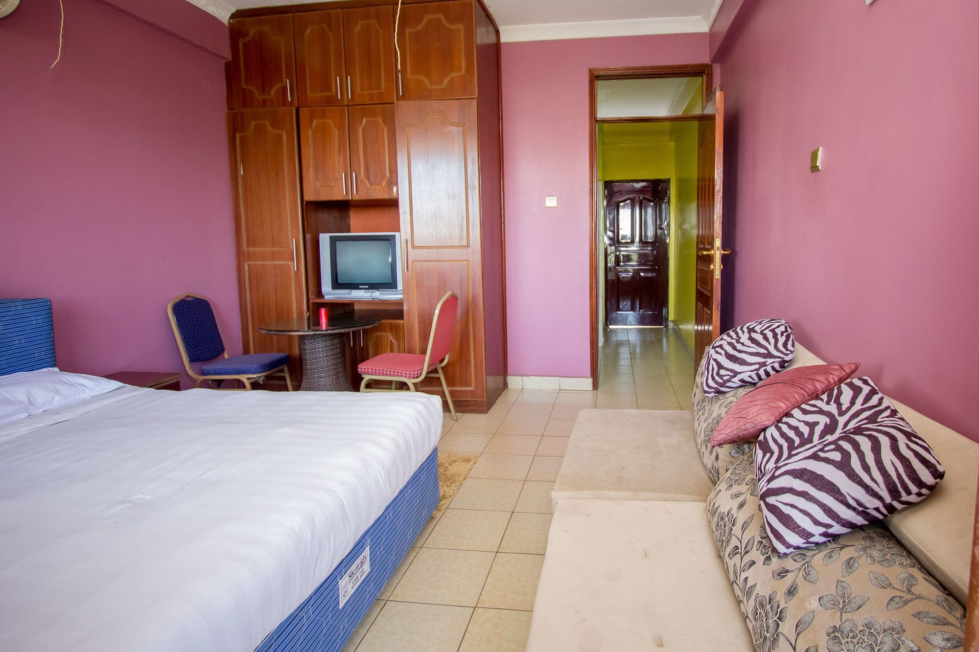 Parkview Safari Hotel And Apartments Kisumu Kültér fotó